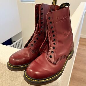 Dr. Martens Men’s Burgundy Leather Lace-Up Boots